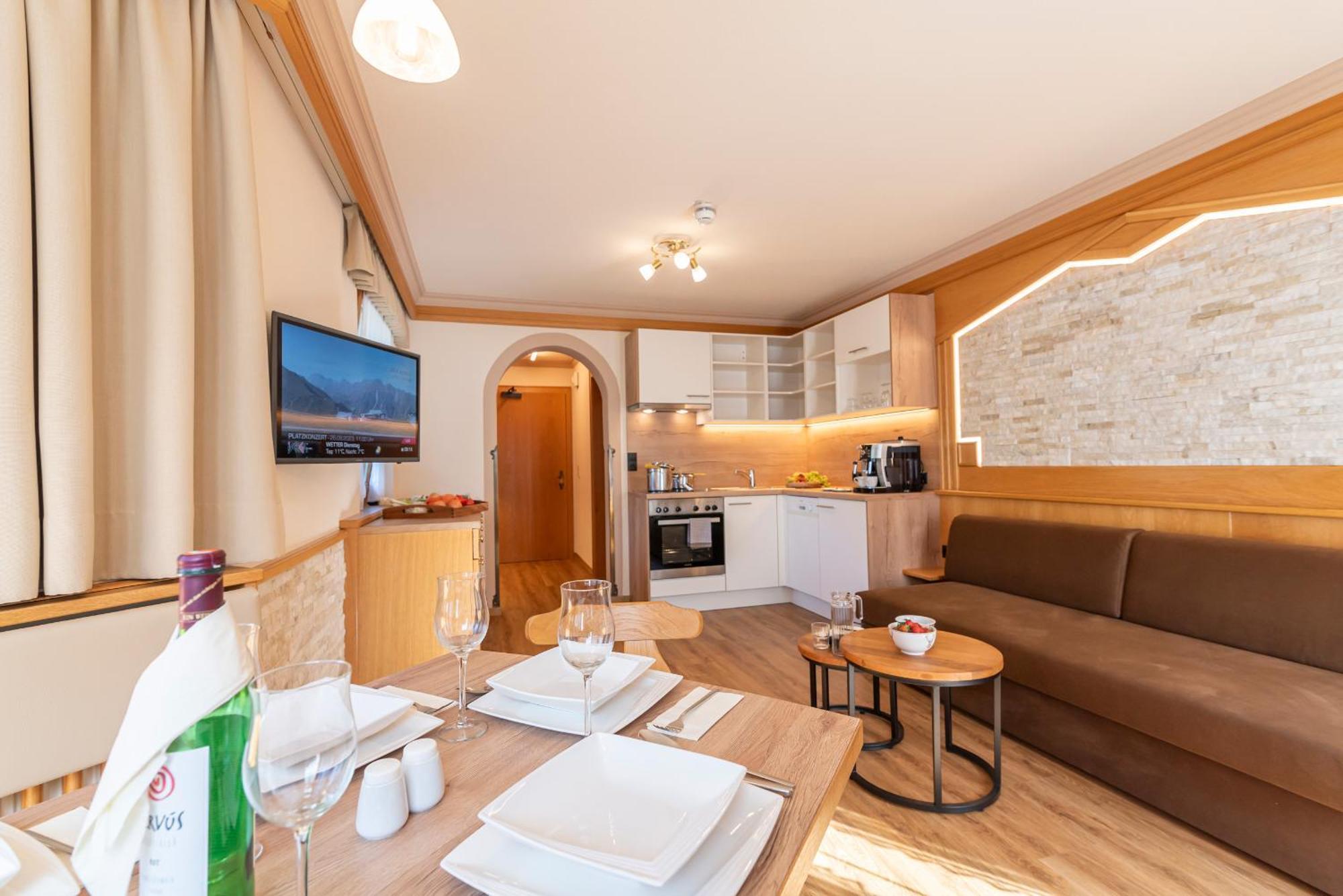 Hotel Garni Apart Tina Ischgl Exterior photo