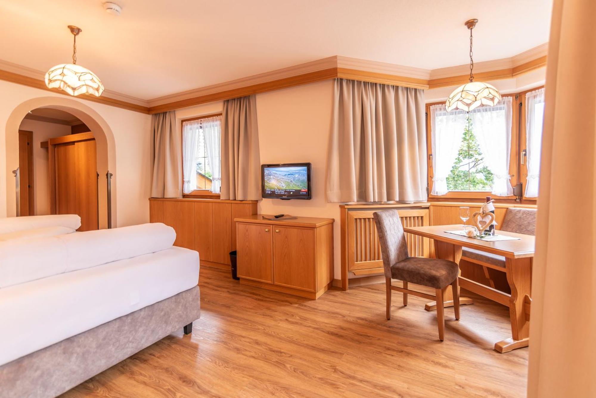 Hotel Garni Apart Tina Ischgl Exterior photo