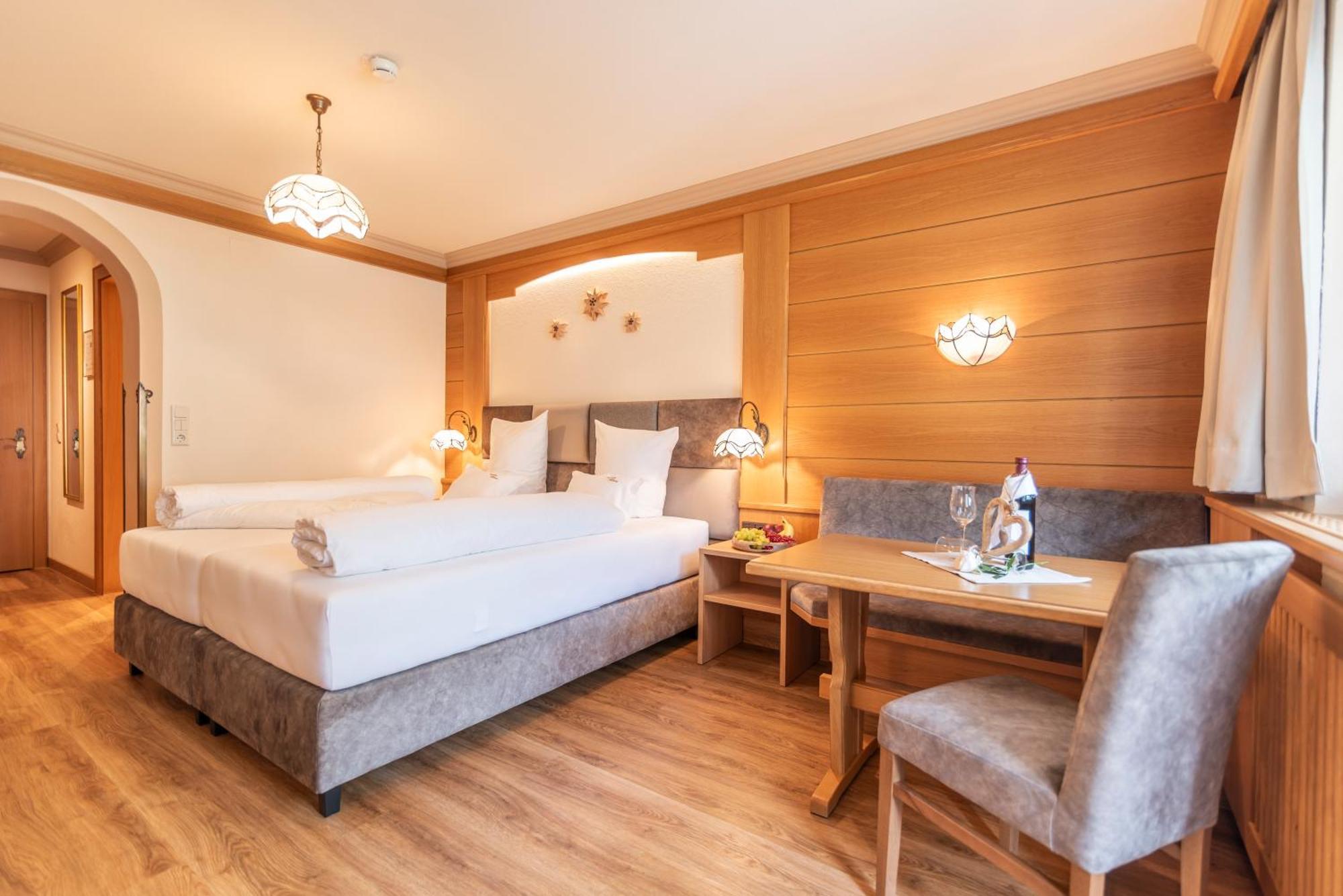 Hotel Garni Apart Tina Ischgl Exterior photo